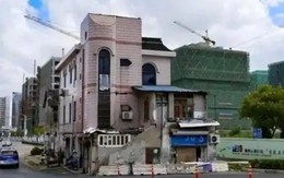 Chủ căn nhà 300m² không chịu di dời dù được bồi thường hơn 10 tỷ đồng và 4 căn nhà, tuyên bố: “Không nhận được 371 tỷ và 6 căn nhà thì không đi!”