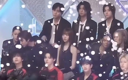 Mỹ nhân "số đỏ" nhất Hàn Quốc bị cô lập, nhan sắc rực rỡ là quân bài giúp nhóm nhạc tài phiệt sống sót