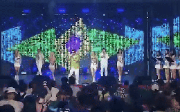 Tấn bi kịch của 1 ngôi sao: Thua cổ phiếu 38 tỷ, bay mất 2 căn nhà, hôn nhân khủng hoảng