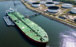 Giá tàu chở dầu tăng gần 600%, chuyện gì đang xảy ra?