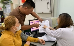 Bệnh viện số hóa: Người bệnh lớn tuổi 'bỡ ngỡ', lãnh đạo nói thẳng 'còn nhiều điểm nghẽn'