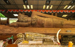 Chuẩn bị hệ thống thoát nước, các công nhân bất ngờ phát hiện kho báu bí ẩn nằm dưới bức tượng Phật 1.300 năm tuổi