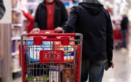 Kiếm tới 5,4 tỷ đồng/năm nhưng nhóm này vẫn oằn mình dưới nửa thập kỷ lạm phát dai dẳng dù sống ở nền kinh tế 3 vạn tỷ USD