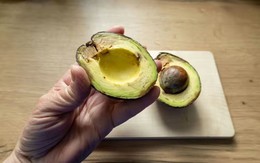 Quả bơ chín nhanh không tưởng khi được “ủ” theo cách bất ngờ này