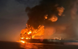 Thổ Nhĩ Kỳ thông báo 2 tàu "bóng tối" chở dầu của Nga phát nổ ngoài khơi
