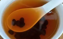 Uống nước đậu đen mỗi bữa sáng suốt 2 năm, người phụ nữ 40 tuổi nhận kết quả là...