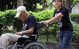 Giúp việc được trả lương 50 triệu/ tháng chỉ để “cứu” cụ ông nhu cầu bị bỏ quên của tuổi già