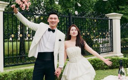 Thủ môn U23 Việt Nam cưới nữ tiếp viên hàng không