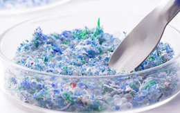 Phát minh ‘hẹn giờ’ cho nhựa tự phân huỷ làm chấn động giới khoa học, tiềm năng giải quyết vấn đề hóc búa bậc nhất hành tinh