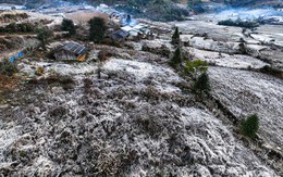 Lào Cai: Băng giá trắng xóa 'bao phủ' bản làng ở Y Tý