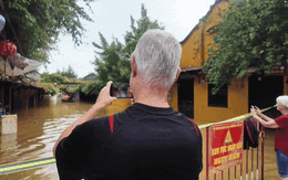 Phố cổ Hội An ngập trở lại