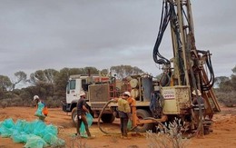 Khoan ‘nhẹ’ 64 lỗ đã gặp ngay nguồn đất hiếm siêu chất lượng - CEO công ty khai thác không tin vào mắt mình: ‘Lần đầu tiên chúng tôi gặp hiện tượng lạ này’