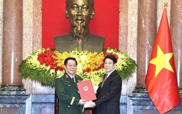 Chủ tịch nước trao quyết định thăng quân hàm 1 Đại tướng, 2 Thượng tướng, bổ nhiệm Chủ nhiệm Tổng cục Chính trị