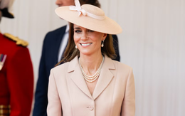 Mặc váy tutu mà không sợ "cưa sừng làm nghé": Vương phi Kate chỉ chiêu thức "hack tuổi" thông minh, phụ nữ 40 nên biết