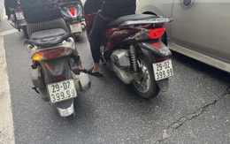 Hai xe máy đang "hot" nhất trên phố Hà Nội lúc này, phát hiện thêm sự trùng hợp