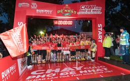 Hàng nghìn người xuống đường vì tình yêu phở Việt