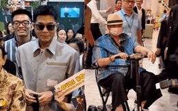 2 "ông trùm Cbiz" đổ bộ Tân Sơn Nhất: "Dương Quá" Cổ Thiên Lạc lộ nhan sắc thật, "đại ca" Hồng Kim Bảo phải ngồi xe lăn!