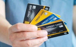 Sáng được chuyển khoản 54 triệu đồng, chiều tài khoản bị phong tỏa, ngân hàng không cho mở tài khoản mới trong 3 năm, người đàn ông báo công an