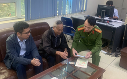 Cụ ông Bắc Ninh muốn chuyển toàn bộ tiền tiết kiệm cho một tài khoản, ngân hàng lập tức báo công an