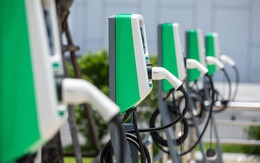 Infographic: Hạ tầng sạc pin ngày một vững mạnh, người Việt đã có thể an tâm mua xe điện