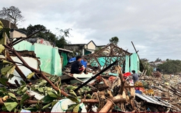 Sáng nay, Quy Nhơn thức dậy trong hoang tàn