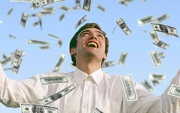 Một cổ phiếu phòng thủ bất ngờ "tăng dựng đứng" 80% lên đỉnh lịch sử, cổ đông lớn tạm lãi gần 130 tỷ chỉ sau 3 tháng