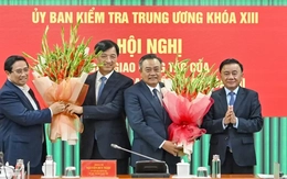 Bàn giao công tác của Chủ nhiệm Ủy ban Kiểm tra Trung ương