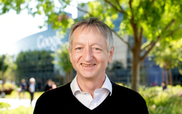 'Cha đẻ của AI’ dự báo 2 công việc có thể bị AI thay thế trong 2 năm tới