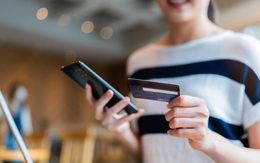 Các ngân hàng đang thu phí quản lý tài khoản bao nhiêu?