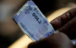 Đồng tiền của nền kinh tế lớn thứ 5 thế giới chạm mức thấp nhất mọi thời đại: Chuyện gì đang xảy ra?