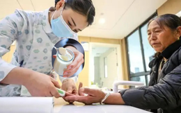 Người phụ nữ 61 tuổi uống sữa chua mỗi ngày trong 6 tháng, khám sức khỏe có 2 chỉ số khiến bác sĩ kinh ngạc thốt lên...