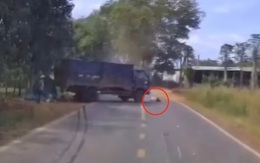 Điều bất thường từ camera vụ xe tải đâm người đi bộ, dừng 3 giây rồi cán qua người nạn nhân