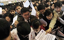 Nam nhân viên bị sa thải đúng ngày sinh nhật, nộp cả trăm CV không ai ngó tới: Chỉ đổi 2 chi tiết trong hồ sơ, đời sang trang bất ngờ