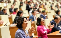 Người từ 75 tuổi đang hưởng trợ cấp hưu trí sẽ được hưởng 100% chi phí khám, chữa bệnh