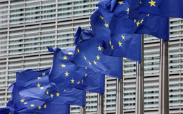 EU thống nhất đóng băng vô thời hạn tài sản Nga, 'nhấc bỏ' tảng đá ngáng đường Ukraine