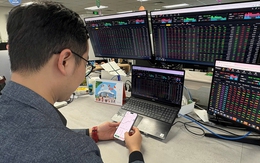 Chứng khoán giảm sâu không lý do rõ rệt