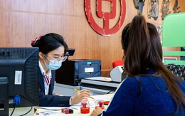 Khoản vay bị từ chối dù thu nhập 400 triệu/tháng, cô vợ chết lặng phát hiện quá khứ của chồng