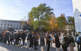 Kỷ lục: 3,7 triệu lao động trẻ Trung Quốc thi công chức, tỷ lệ chọi 1/100, có nơi 6.470 hồ sơ nộp cho 1 vị trí