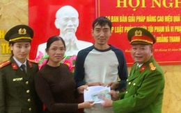 Bất ngờ nhận 100 triệu đồng từ tài khoản lạ, nữ giáo viên liền báo công an