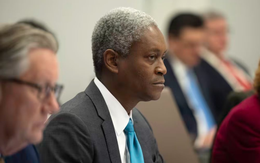 Quan chức Fed công khai phản đối hạ lãi suất, dự đoán không có đợt cắt giảm trong năm 2026: ‘Đừng vội ăn mừng’