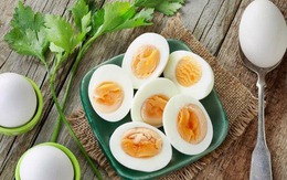 Từ bình luận "9 phút 12 giây" đến hiện tượng MXH: "Bậc thầy luộc trứng" tiết lộ ăn 40 quả trứng/ngày, BS nói 1 câu khiến nhiều người tỉnh ngộ