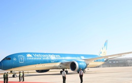 Hình ảnh chuyến bay đầu tiên hạ cánh xuống sân bay Long Thành