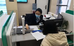 Người phụ nữ 30 tuổi gửi ngân hàng 37 tỷ đồng, 4 tháng sau số dư chưa tới 3k, kiện ngân hàng ra tòa lại mất thêm 300 triệu đồng: "Cô cũng có lỗi"