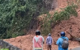 NÓNG: Đèo Sông Pha nối Khánh Hòa - Lâm Đồng vừa sạt lở, giao thông tạm thời bị chia cắt