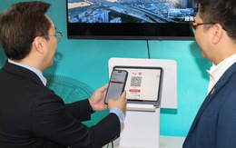 Du khách Trung Quốc uống cà phê Highland, đi siêu thị có thể quét mã QR tại Việt Nam