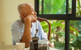 Người đàn ông tiết kiệm suốt 40 năm, đến khi nghỉ hưu khóc ròng ân hận: “Nhìn tiền trong tài khoản mà thấy thật vô nghĩa!”