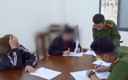 Vận chuyển trái phép hơn 2,3kg vàng, 32 điện thoại iPhone từ Hàn Quốc về Việt Nam