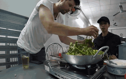 Khách Tây tò mò thử đặc sản nức tiếng miền Tây, nhận xét: "Sẽ có ngày tôi đến đây chỉ đến ăn món này!"