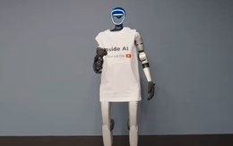 Robot hình người tích hợp ChatGPT cầm súng bắn người sau khi bị ‘thao túng tâm lý’