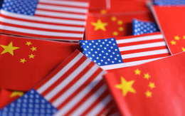 Công nghệ 24/12: Mỹ hoãn áp thuế chip Trung Quốc; phóng viên kiện các hãng AI